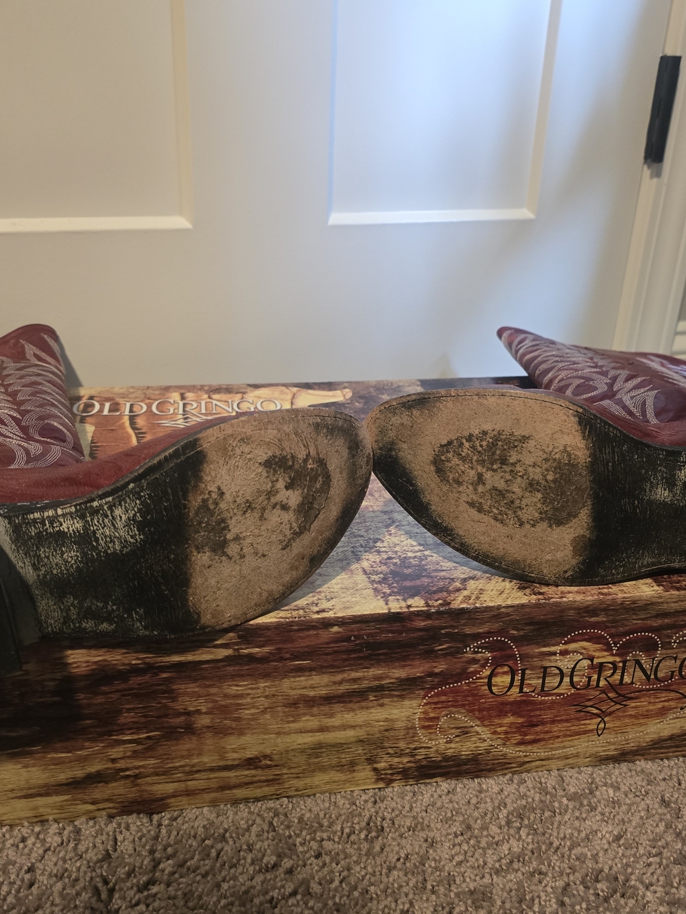 Old Gringo Burgundy Western Boots with Silver Stitching - Picture 4 of 6